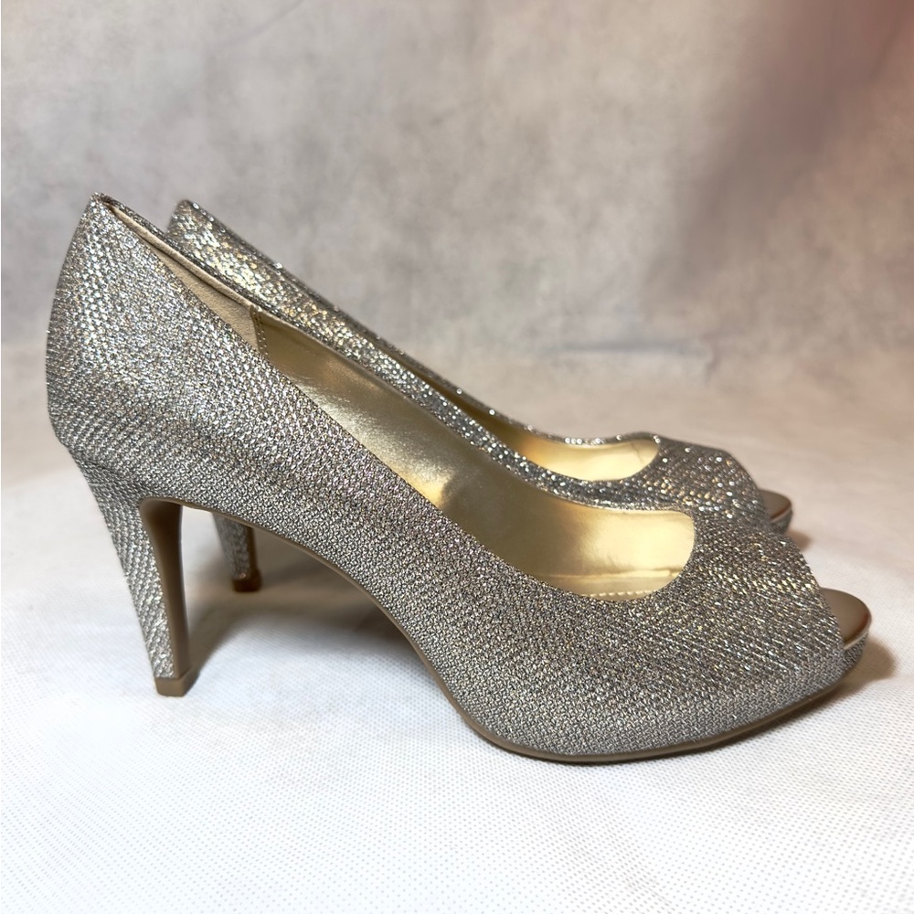 Bandolino Gold Glitter Peep-Toe Heels US Size:8 - Picture 2 of 9